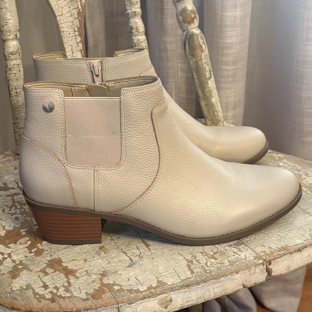Vionic Finn Boots Women's 8.5‎ Oatmeal Leather Block Heel Ankle Booties